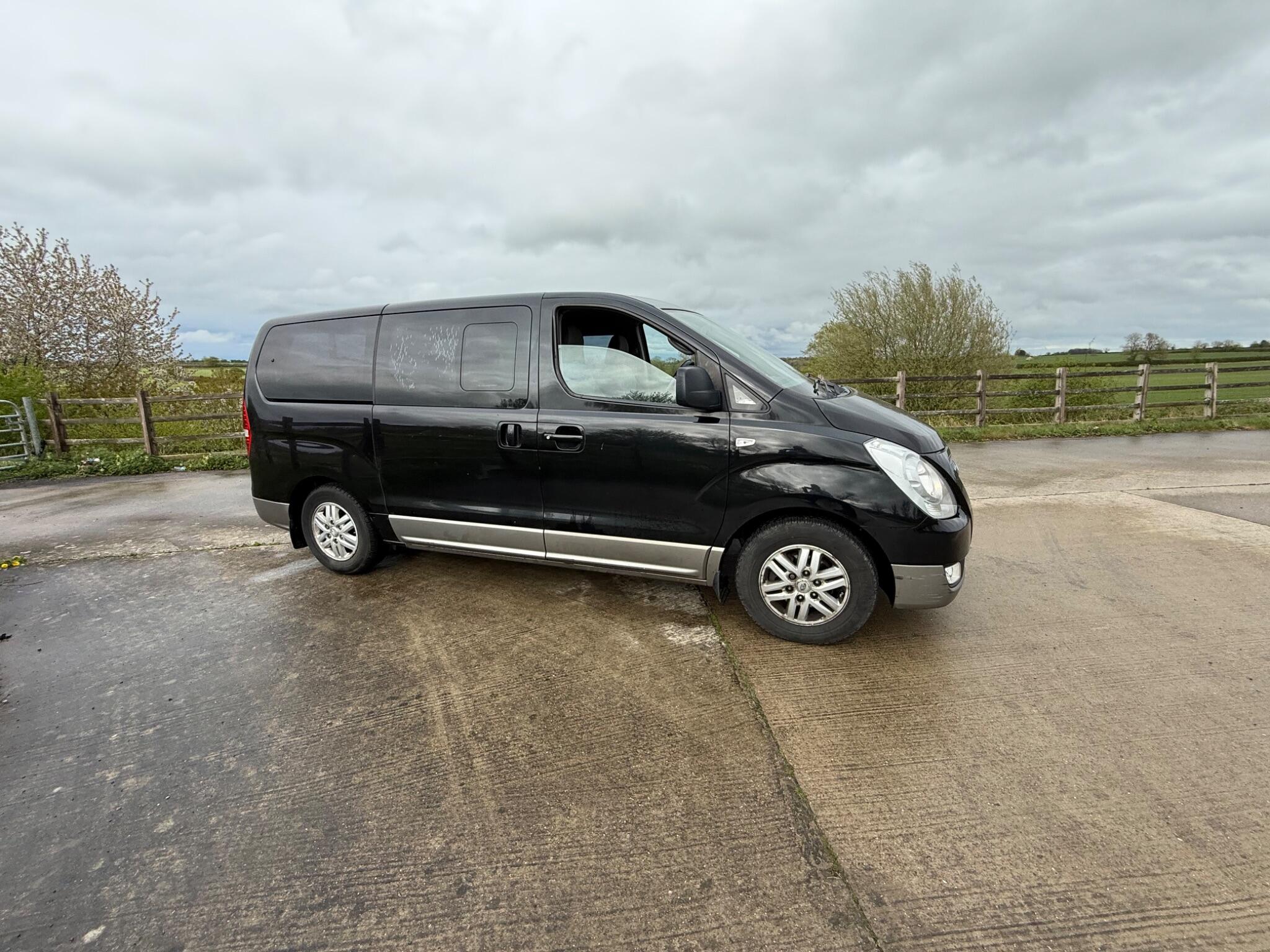 Hyundai i800 2.5 CRDi SE Auto Euro 6 5dr — photo 79 of 100